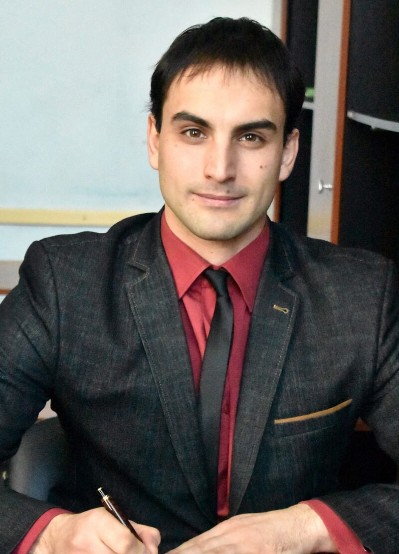 Сухін Віталій Володимирович Старший викладач кафедри електромеханіки, робототехніки, біомедичної інженерії та електротехніки ДБТУ